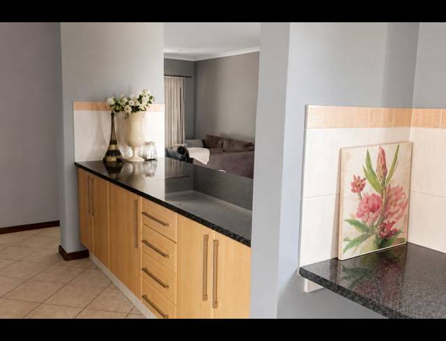 2 BEDROOM TOWNHOUSE FOR SALE IN MONAVONI